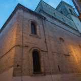 Il vecchio ingresso fu invece inglobato nella chiesa moderna che venne ampliata con un presbiterio e un�abside